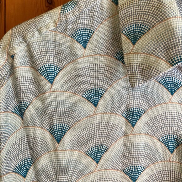 Oversized Patterned Icone Button-Down Top, Size M - Picture 4 of 6